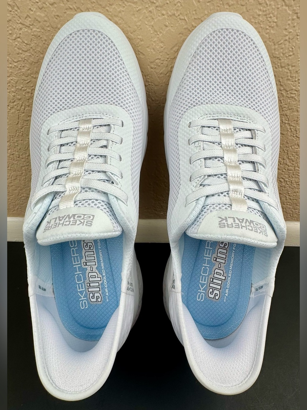 Skechers Men’s Go Walk Flex Slip-Ins in White. Men’s Size 11. NWOT.